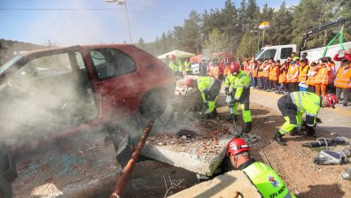 Деца в София видяха как се действа при бедствия и катастрофи (СНИМКИ)