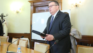 Скандалът със спрения сигнал на БНР ще се разследва с очна ставка