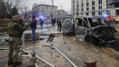 Жертви и ранени при руски удар в центъра на Киев
