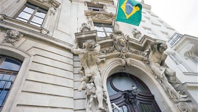 Бразилски министър подаде оставка заради обвинения в корупция