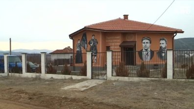 Ликовете на национални герои грейнаха от къщата на родолюбив българин