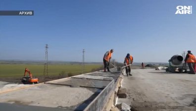 Ограничават движението по АМ "Тракия" заради монтиране на мантинели