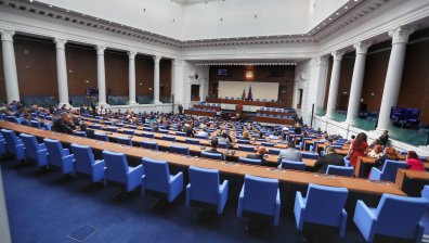 Финално: Депутатите приеха споразумението между правителството и енергетиците