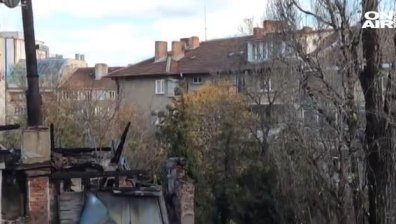 Обезобразена, разрушена и обрасла - каква ще бъде съдбата на къщата на Иван Гешов