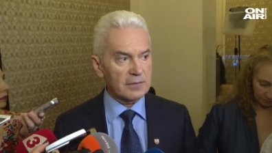 Патриотичен трус: НФСБ не иска с ВМРО и "Атака" на евроизборите