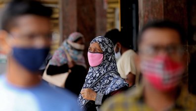 Проучване: Ластиците на маските предизвикват алергии