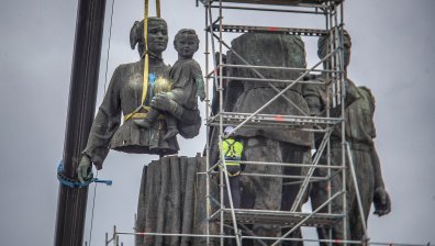 Предложение: Паметник на хан Аспарух на мястото на МОЧА