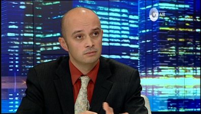 Докъде ще се разпростре скандалът с подслушванията?