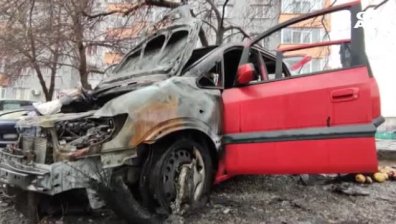 Лек автомобил горя в Благоевград, има съмнения за умишлен палеж