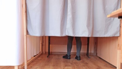 Паравани заменят тъмните стаички на изборите, район "Чужбина" остава