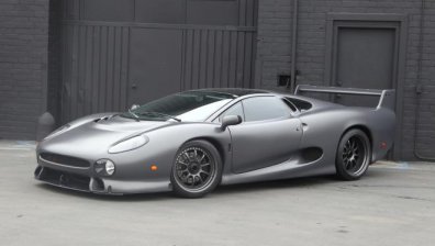 Екзотичен Jaguar XJ220S отива на търг