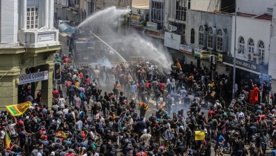 Обявиха извънредно положение в Шри Ланка след бягството на президента