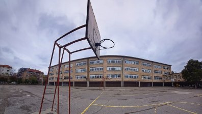 Евакуираха бургаско училище, получили бомбена заплаха по електронната поща