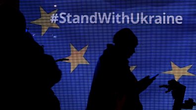 ЕС прие 12-ия пакет от санкции срещу Русия, ще се следи таванът на петрола