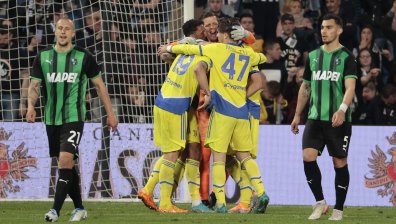 "Юве" обърна "Сасуоло" с гол в края и се залепи за "Наполи"