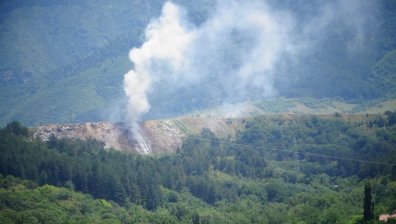 Отново пламна градското сметище край Дупница 
