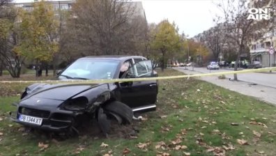 Шофьорът беглец, врязал се в дърво в Пловдив, се предаде на полицията