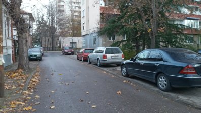 Коли блокират тротоари пред детски градини в Хасково и Варна