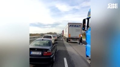 Жена самокатастрофира на АМ "Тракия" и блокира движението