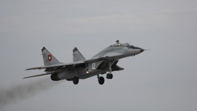 Въздушен бой с изтребители: България и Гърция провеждат съвместни тренировки