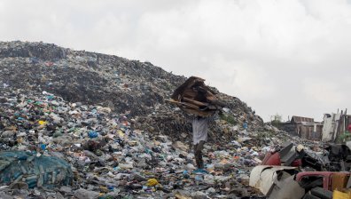 Нигерия забранява пластмасовите продукти за еднократна употреба