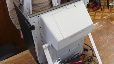 Председател на СИК подаде оставка, липсвала машина за гласуване