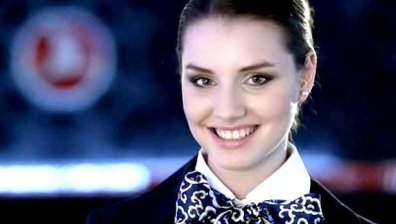 Turkish Airlines забранява яркото червило на стюардеси