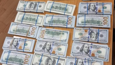 Митничари откриха недекларирани $200 000 на "Лесово"