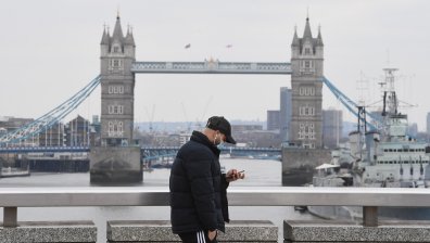 Близо 900 хил. европейци са загубили битката с коронавируса