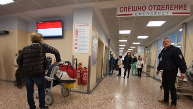 Три операции предстоят на намушканата във влака Виктория