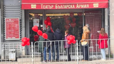 Водещи театри са пред затваряне заради липса на финанси