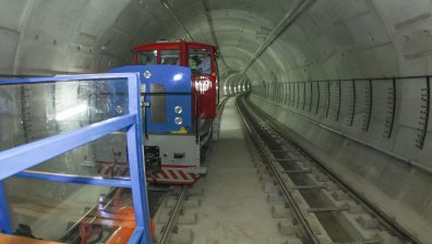Фандъкова направи проверка на участък от третата линия на метрото