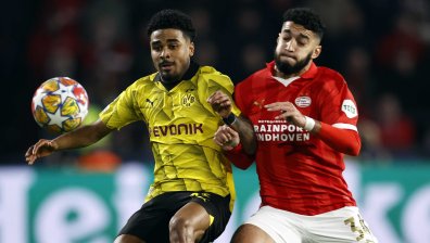 ПСВ и "Борусия" оставиха развръзката за реванша след спорна дузпа