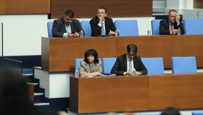 Четвъртият вот на недоверие към кабинета "Желязков" също не мина