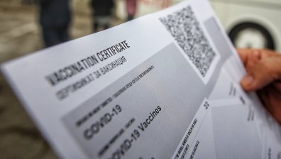 Лекари и зъболекар са в ареста, участвали в схема за фалшиви сертификати