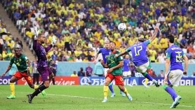 Камерун шокира Бразилия, но отпадна