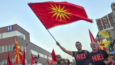 Македонци блокират пътища в цялата страна: "Не" на френското предложение