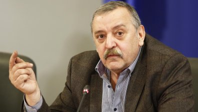 Пикът идва в следващите дни, предупреди проф. Кантарджиев
