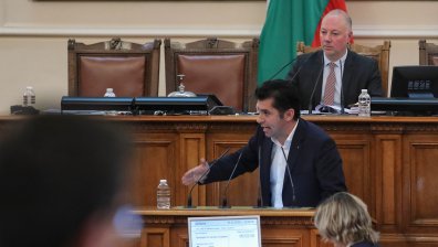 Парламентарен маратон: Карат се и не могат да приемат всички промени за изборите