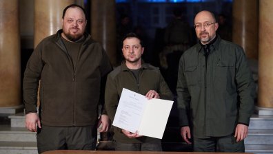 Зеленски подписа заявката на Украйна за членство в ЕС (+ДОКУМЕНТ)