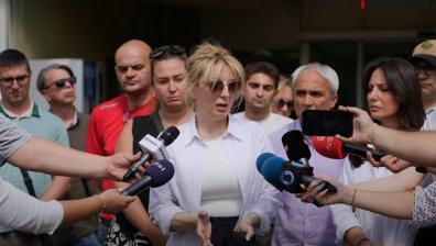 Кметът на Скопие, която е български гражданин, търси правосъдие след нападението