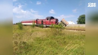 Инцидент край Летница: Влак е ударил камион, но няма жертви