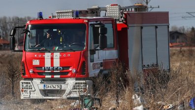 Трима души са загинали при пожари в страната