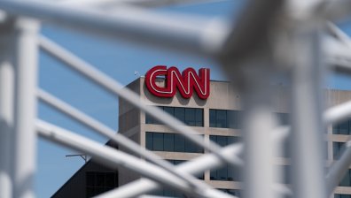 CNN уволни трима свои служители, защото отишли на работа неваксинирани