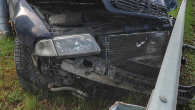 Трима души загинаха в катастрофа между лек и товарен автомобил край Търговище