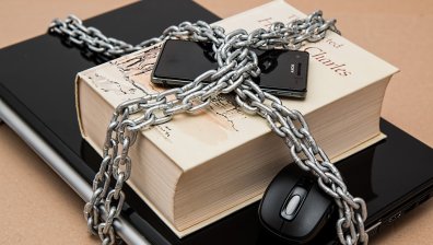 И пазенето на тайни вреди на Вас и другите около Вас