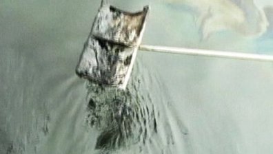 Conoco Phillips призна за два нови петролни теча