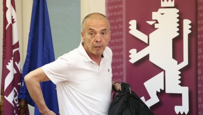 Доц. Мангъров: Налагат ни неизпитани ваксини, никой не носи отговорност