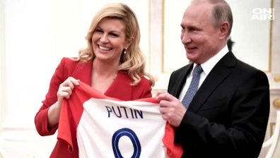Боядисва стени и кара автобус - каква е истината за Колинда Китарович