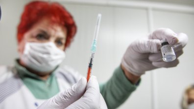 Проучване показа колко ефективни са Pfizer и AstraZeneca срещу индийския вариант